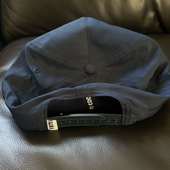 Yeti SnapBack hat - Picture 2 of 2